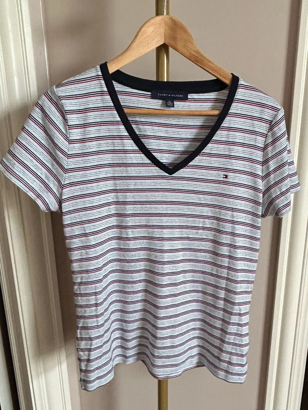 Tommy Hilfiger V-Neck Tee(size XL)